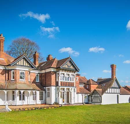 Cim Business Centre Hotel Maidenhead Bagian luar foto