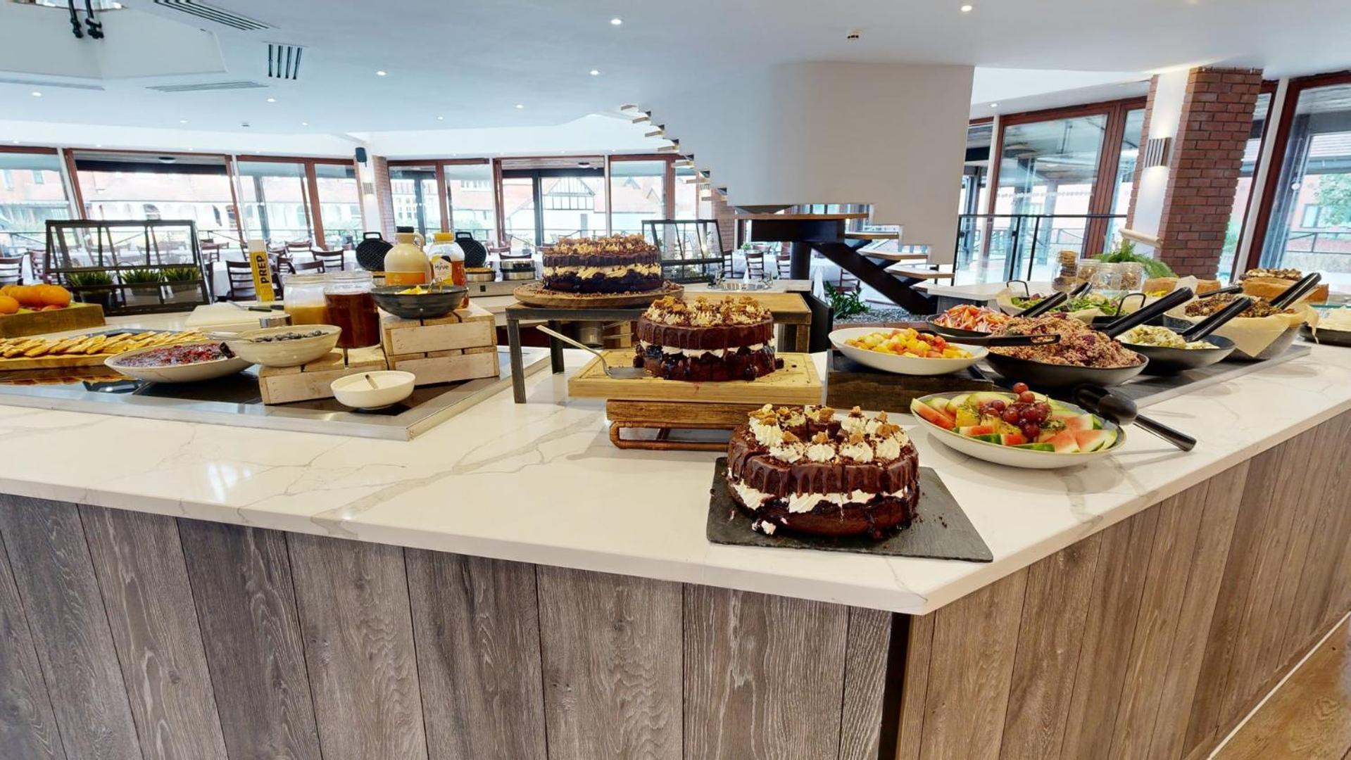 Cim Business Centre Hotel Maidenhead Bagian luar foto