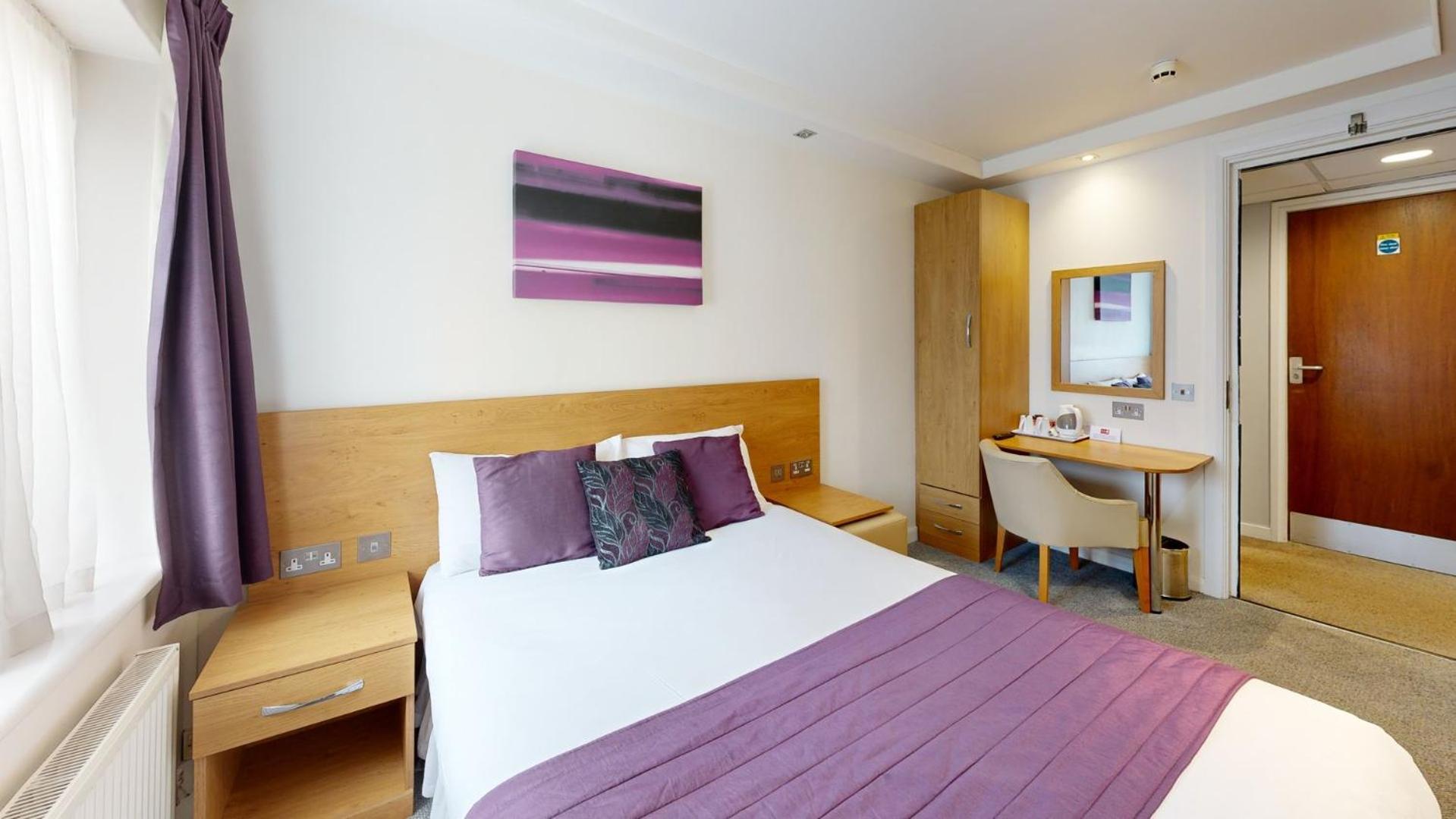Cim Business Centre Hotel Maidenhead Bagian luar foto