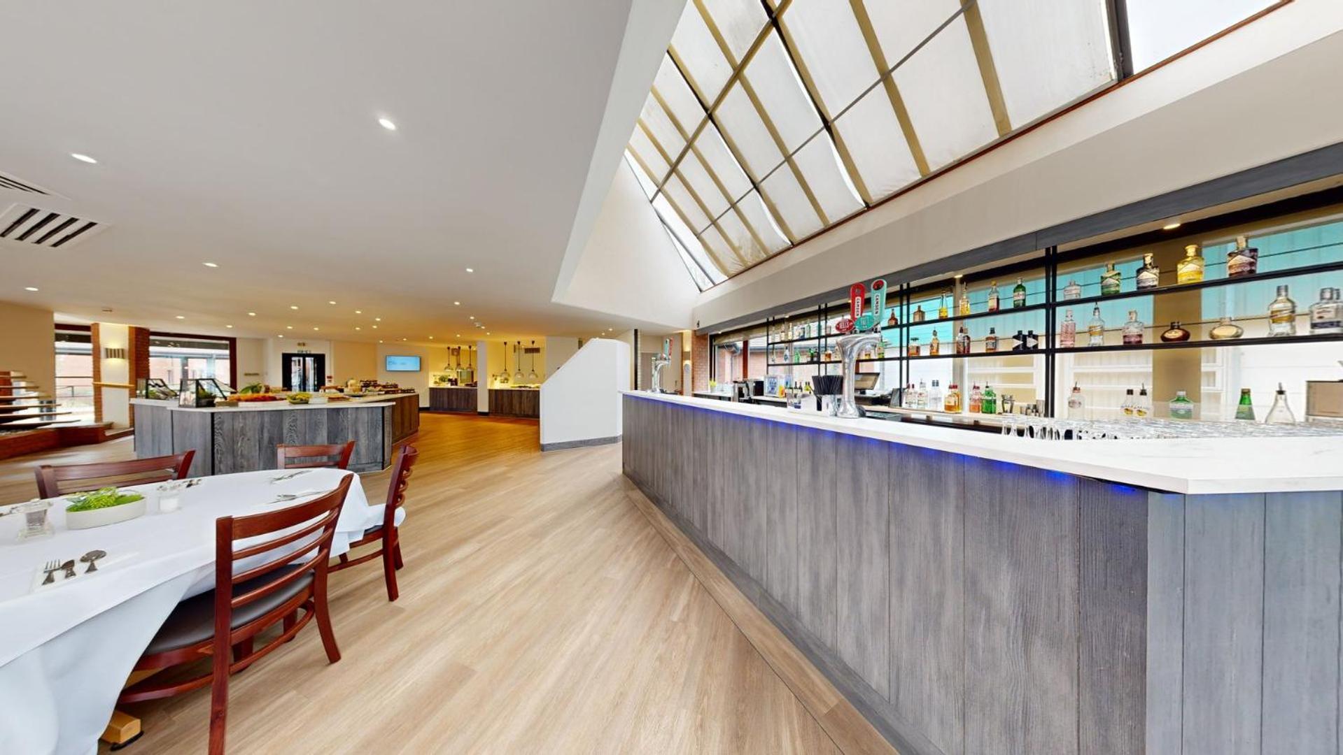 Cim Business Centre Hotel Maidenhead Bagian luar foto