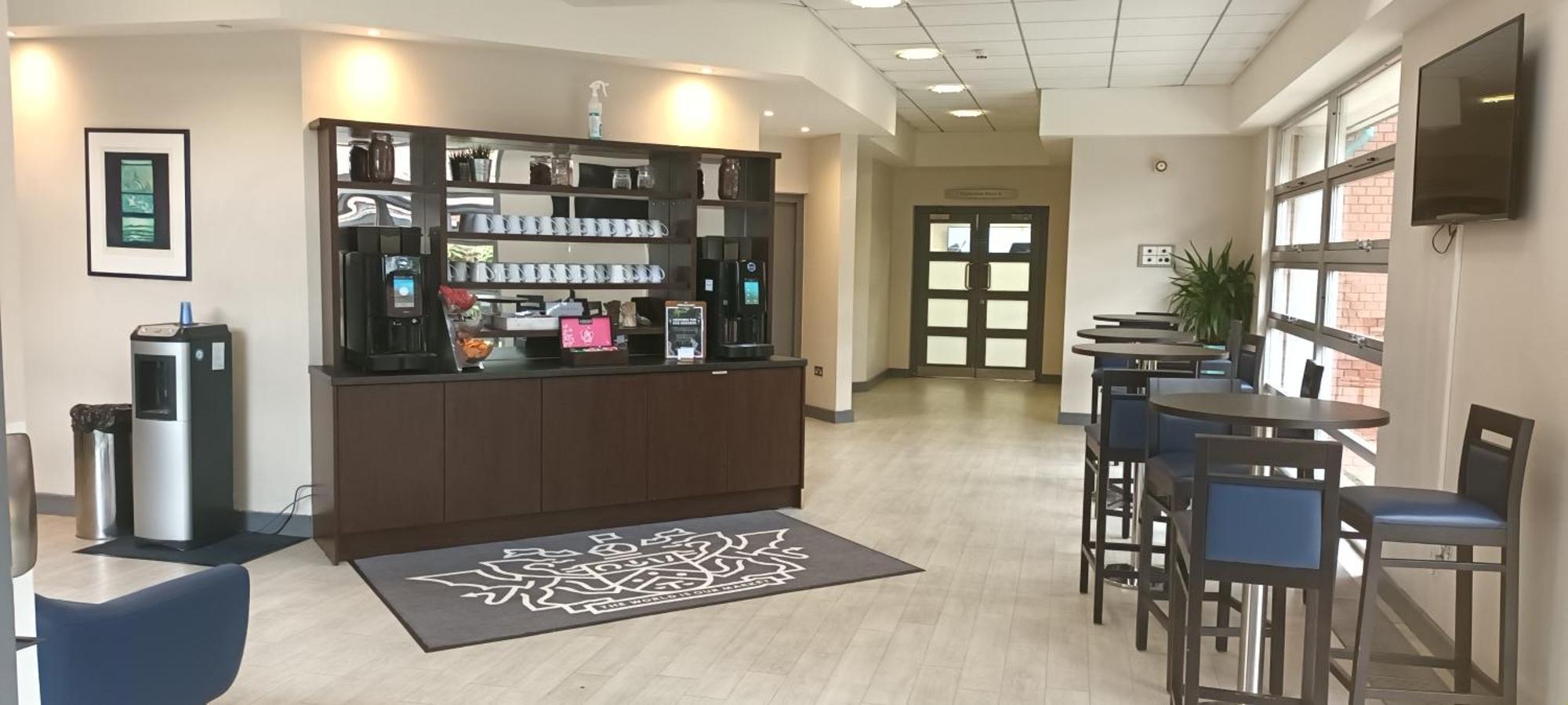 Cim Business Centre Hotel Maidenhead Bagian luar foto