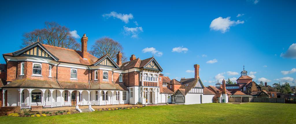 Cim Business Centre Hotel Maidenhead Bagian luar foto