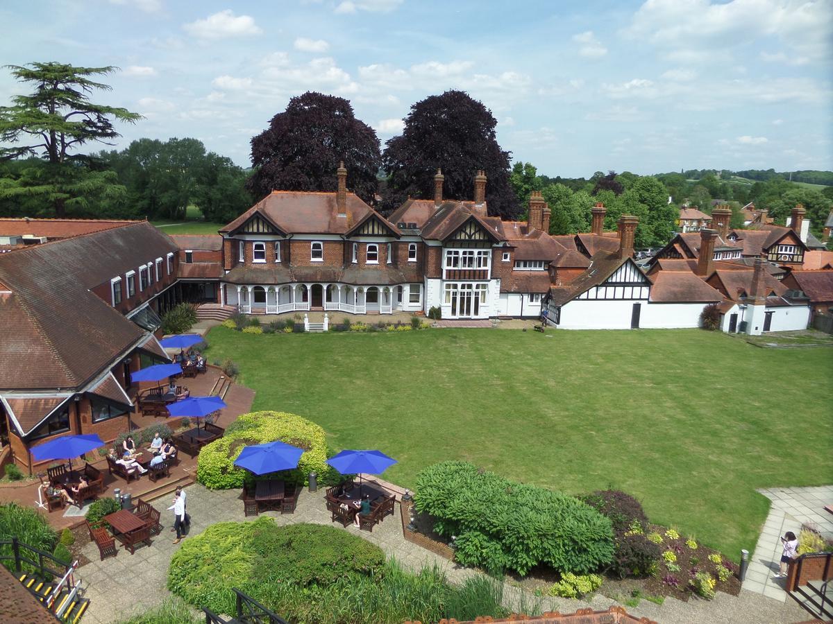 Cim Business Centre Hotel Maidenhead Bagian luar foto
