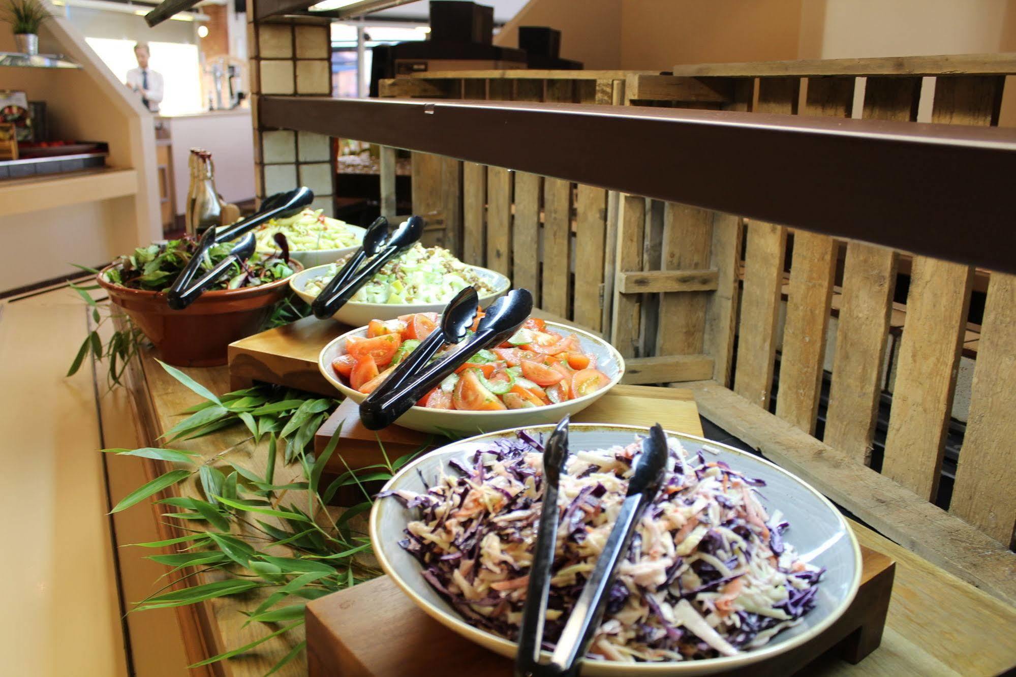 Cim Business Centre Hotel Maidenhead Bagian luar foto