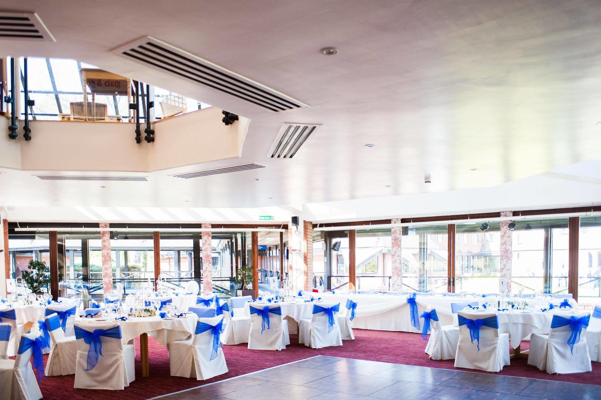 Cim Business Centre Hotel Maidenhead Bagian luar foto