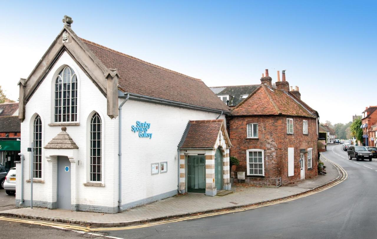 Cim Business Centre Hotel Maidenhead Bagian luar foto